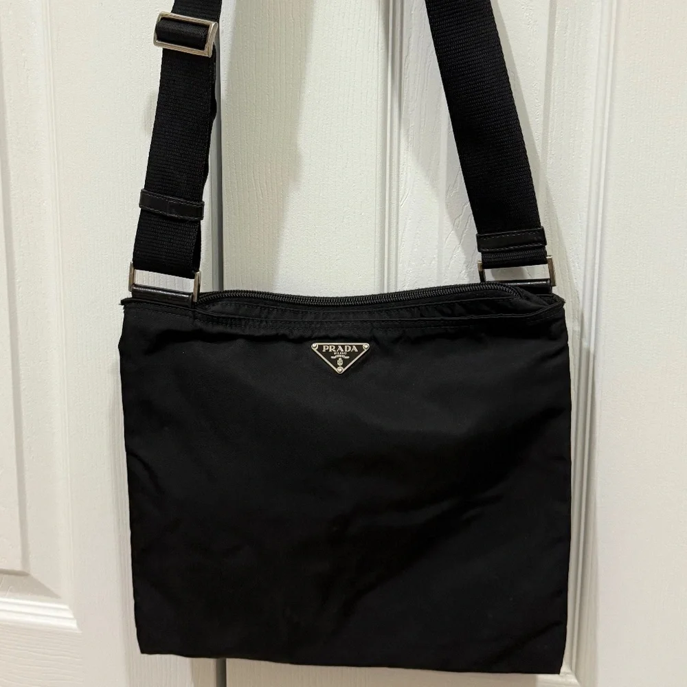Authentic Prada Nylon Crossbody bag, Black with adjustable shoulder strap - Picture 2 of 14